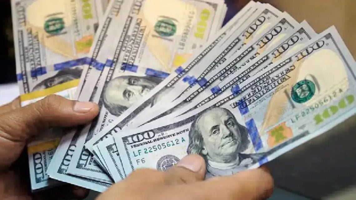 El dólar informal cerró a 1.575 pesos y las cotizaciones financieras mostraron diferencias